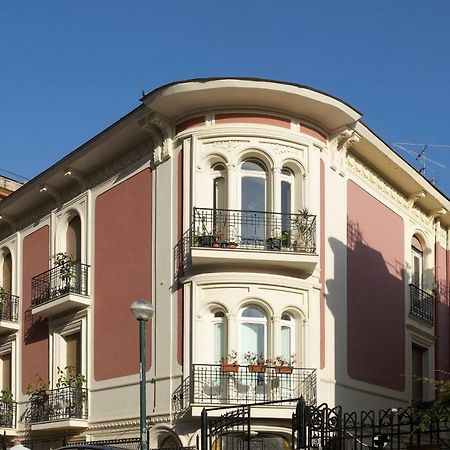 A Casa Di Giulia Hotel Наполи Екстериор снимка