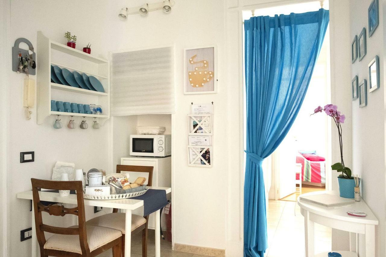 A Casa Di Giulia Hotel Наполи Екстериор снимка