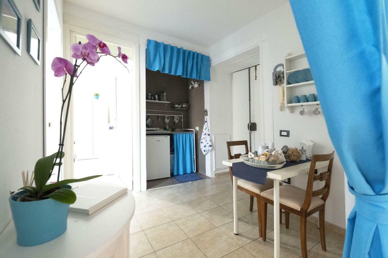 A Casa Di Giulia Hotel Наполи Екстериор снимка