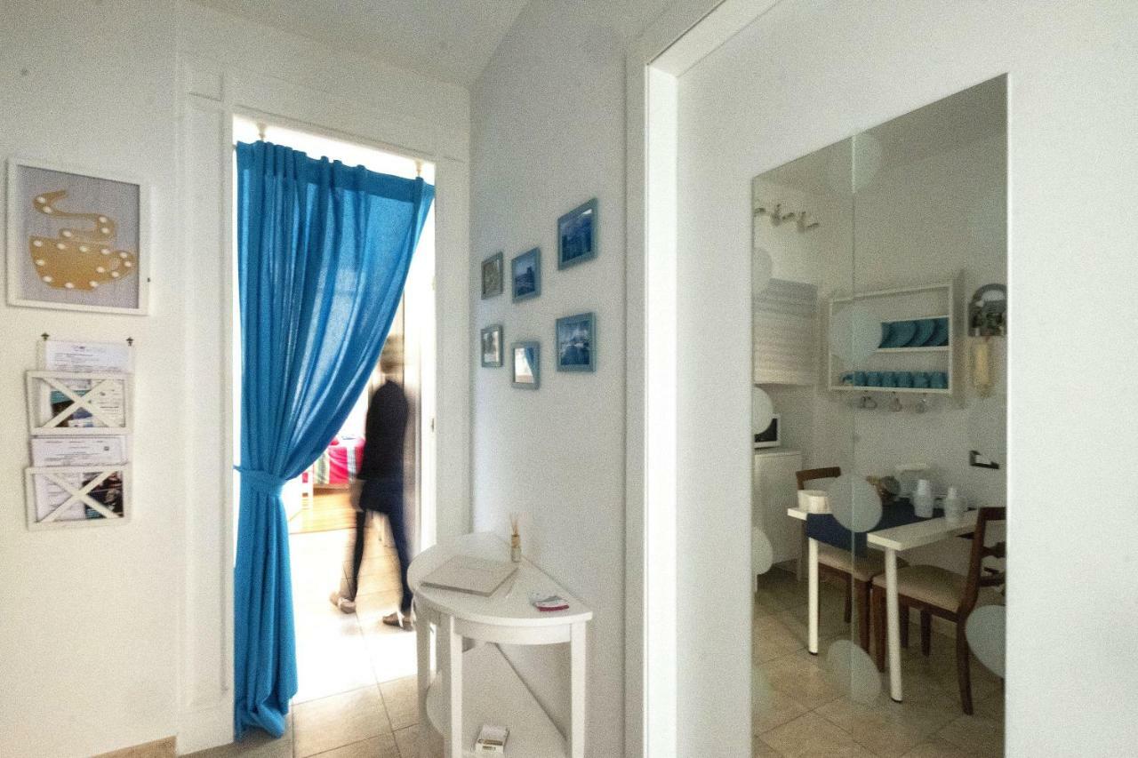 A Casa Di Giulia Hotel Наполи Екстериор снимка