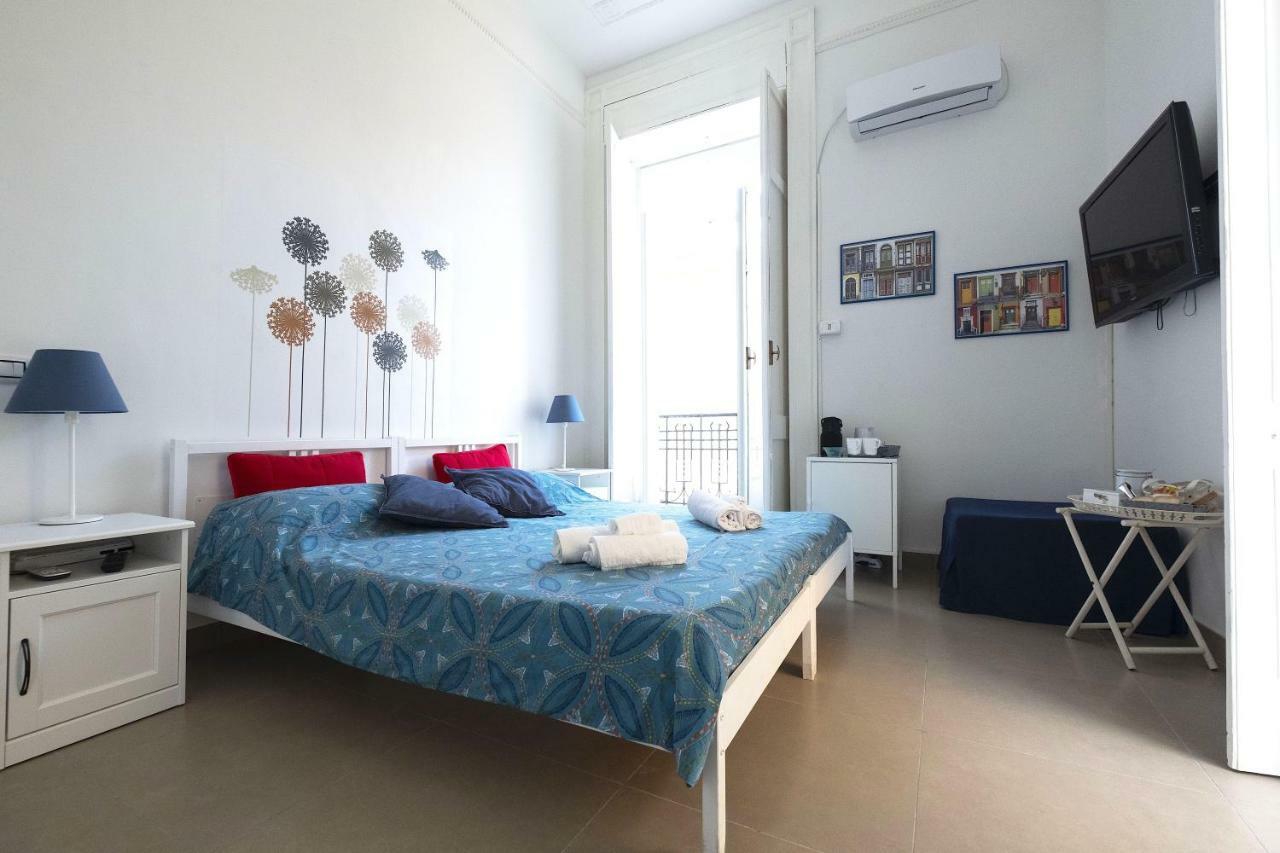 A Casa Di Giulia Hotel Наполи Екстериор снимка
