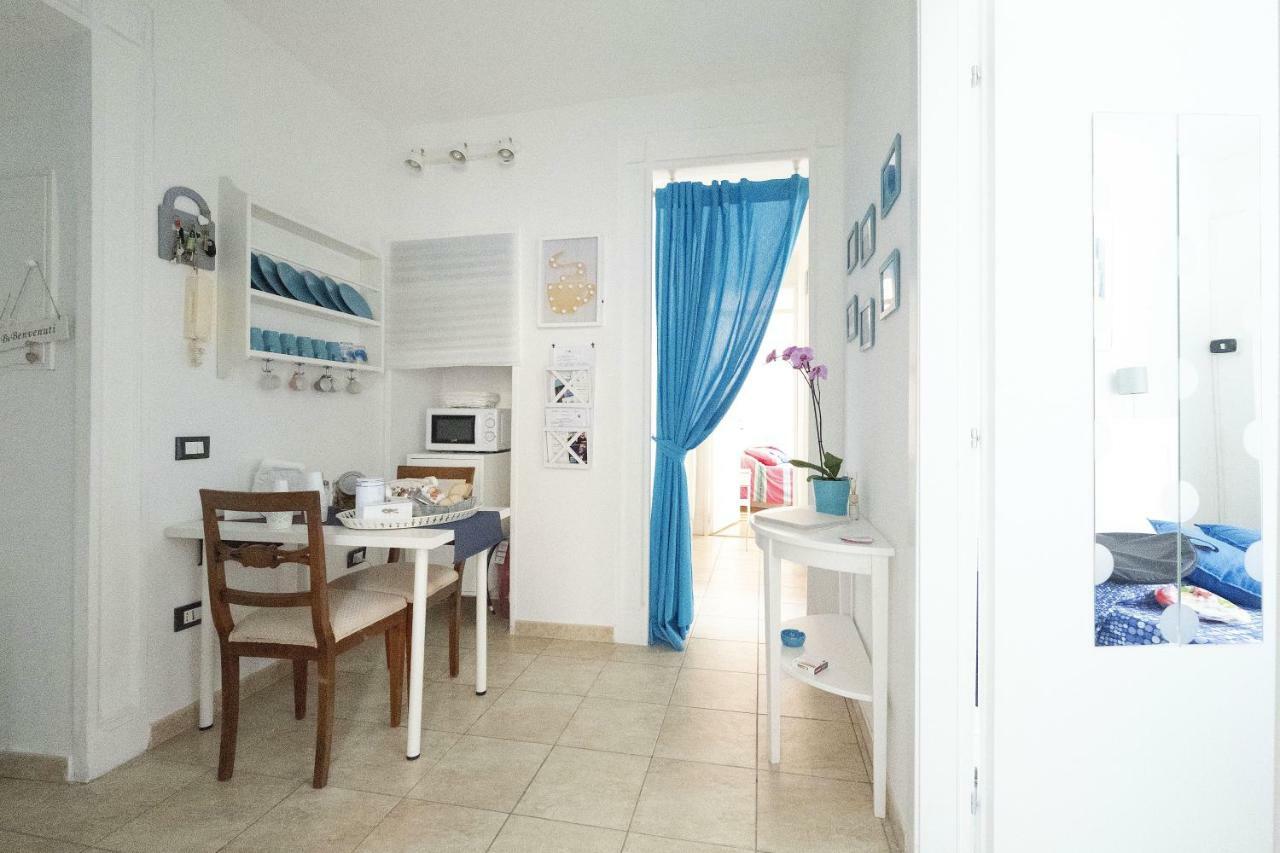 A Casa Di Giulia Hotel Наполи Екстериор снимка